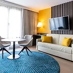 Отель Western Premier De La Paix 4*