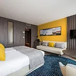 Western Premier De La Paix 4* Реймс