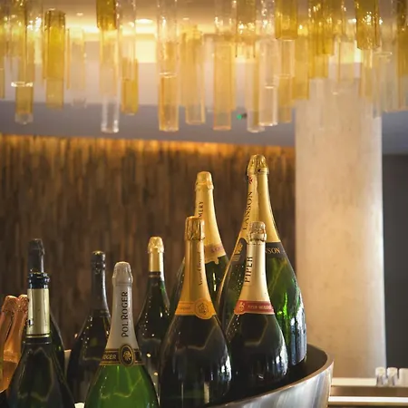 Hotel Western Premier De La Paix 4*